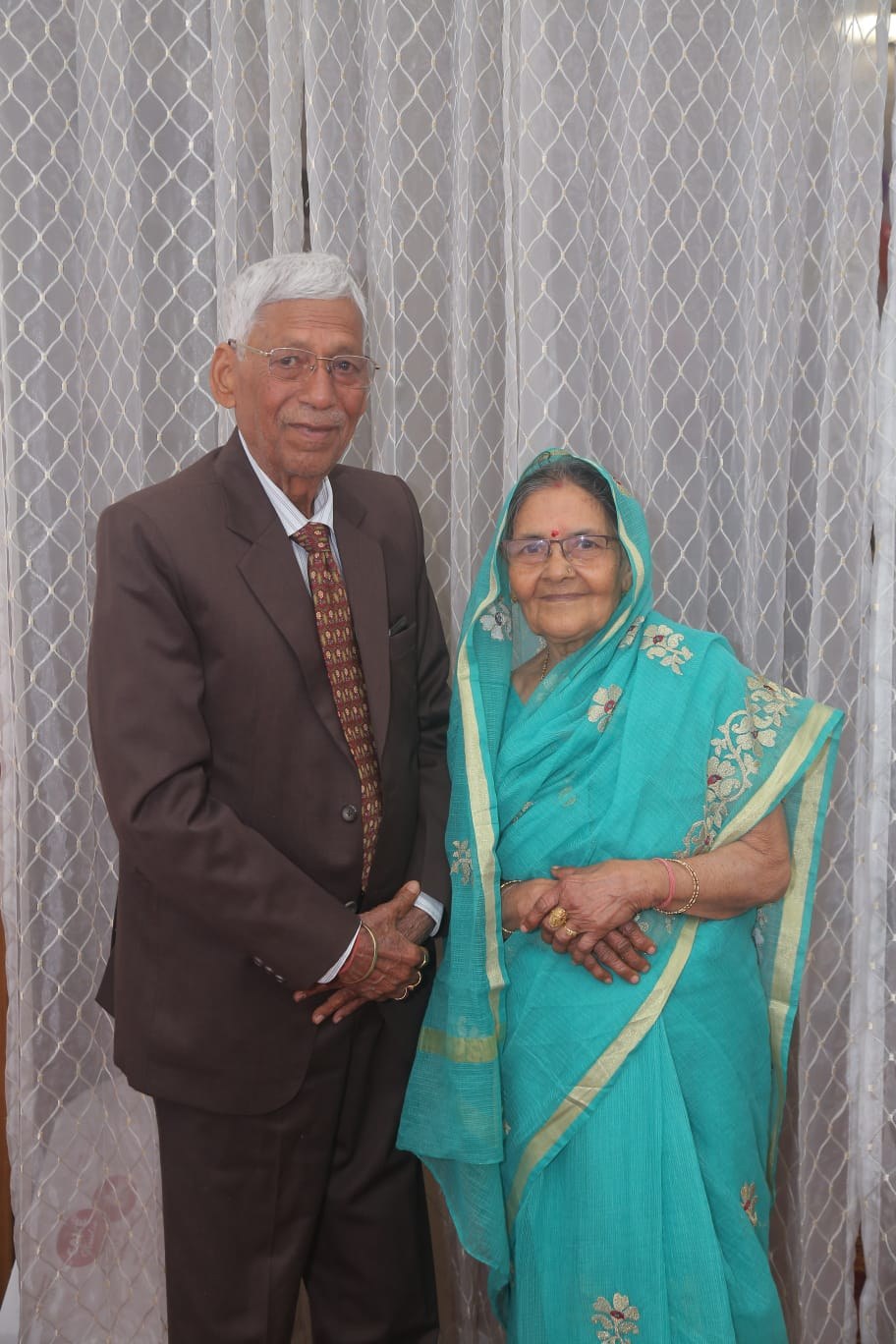 Hajari Singh Kanwar and Gulshan Devi, formal family portrait